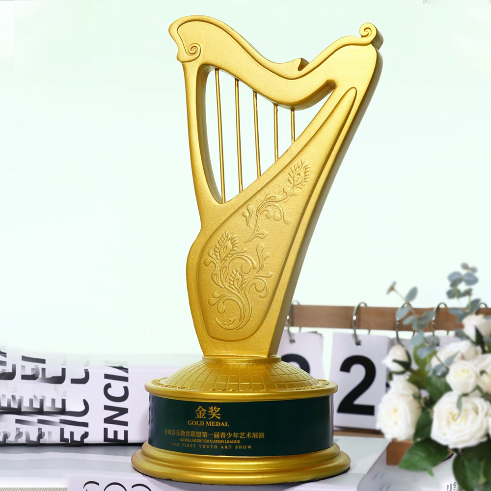 金属奖杯
